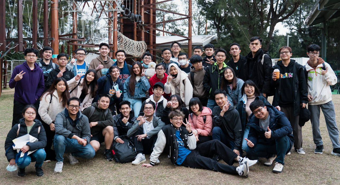 Students of IATP gathered together and took a photo during their field trip to Taoyuan